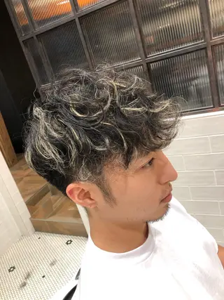 ショート カラー パーマ メンズ THE AWESUM所属・メンズスタイル強化中 TONNY（トニー）のヘアスタイル