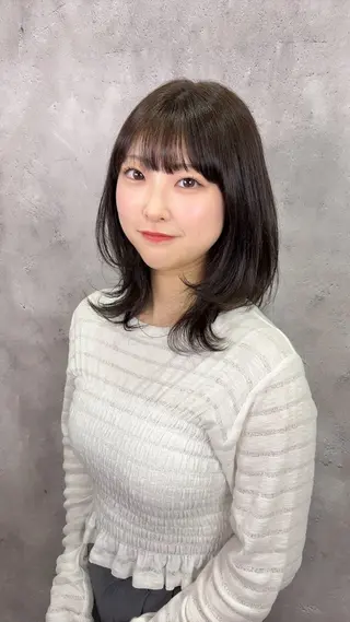 ミディアム カラー Limb所属・暖色/ベージュ 🎀上野 真桜🎀のヘアスタイル