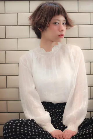 ショート ホワイト&レイヤーカ ットエクステ長畠俊輔のヘアスタイル