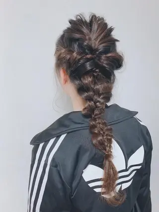 ロング ヘアアレンジ 岩本 菖のヘアスタイル