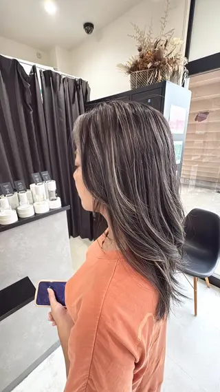 ミディアム 小沢 真澄のヘアスタイル