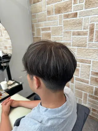 カラー メンズ 栗谷 竜希のヘアスタイル