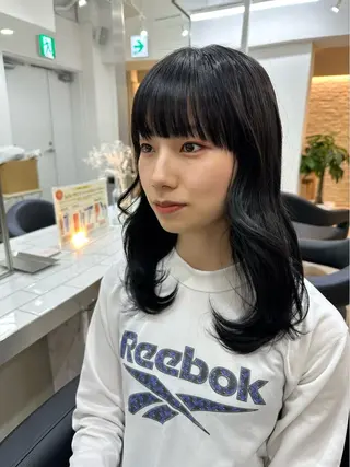 ロング カラー 艶髪レイヤー顔周り グレージュ添田晃基のヘアスタイル