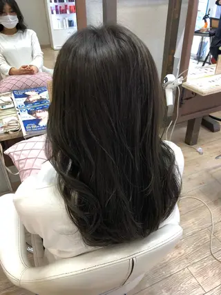 セミロング カラー 阿部 美咲のヘアスタイル