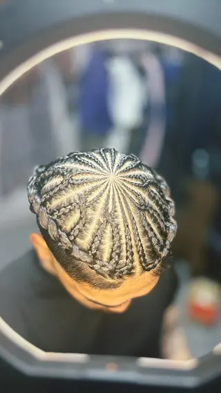 ヘアアレンジ メンズ コーンロウ/ ブレイズ 大田竜也のヘアスタイル