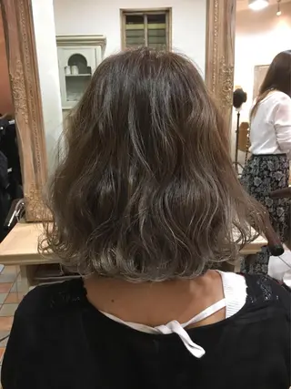 ミディアム カラー 森 早希絵のヘアスタイル