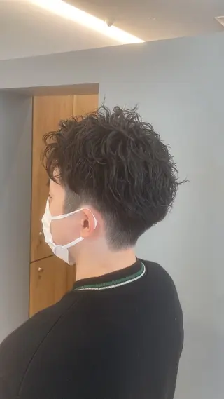 ミディアム パーマ メンズ 加藤 愛実のヘアスタイル