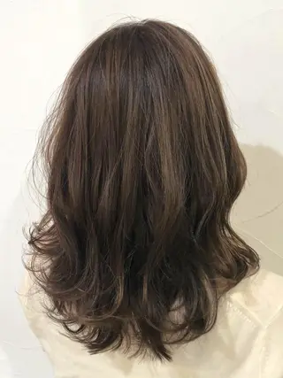 カラー 下池 紗加のヘアスタイル