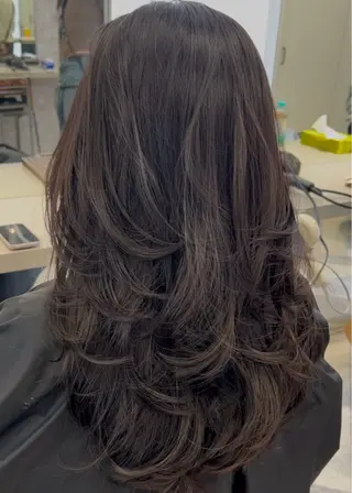 ロング カラー 艶ハイトーン‪‪🔆 ️️️安座間 希のヘアスタイル