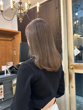 カラー moeka 表参道のヘアスタイル