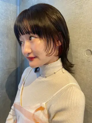 ショート カラー 室谷 侑奈のヘアスタイル