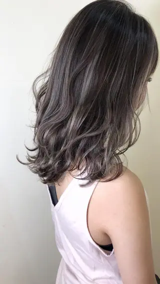 ミディアム 可児 令路のヘアスタイル