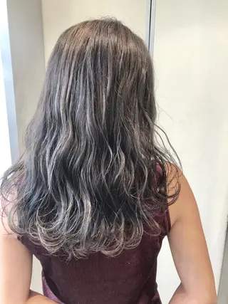 セミロング カラー 島袋 ナオユキのヘアスタイル