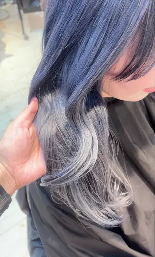 ロング カラー ブリーチ/髪質改善/ ハイトーン/暖色のヘアスタイル