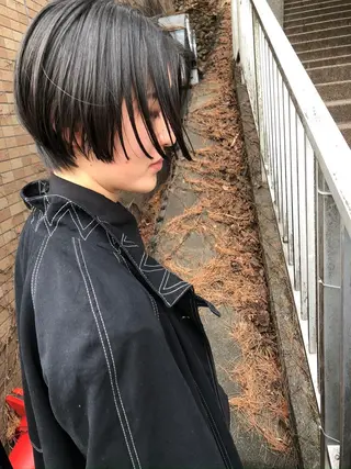 ショート StellA所属・アートディレクター ワダヒサノリのヘアスタイル