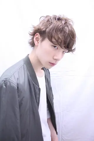 ショート 岩崎 秀之のヘアスタイル