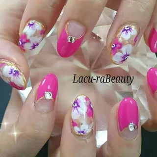 ネイル 小顔と腸の専門店 ラクーラビューティのエステ・リラクイメージ