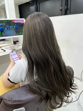 ロング カラー 鈴木 愛華のヘアスタイル