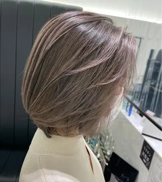 ショート カラー 海外レイヤー/赤み 消しカラー/上原聖奈のヘアスタイル