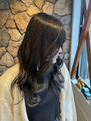 ロング 小玉 唯依のヘアスタイル