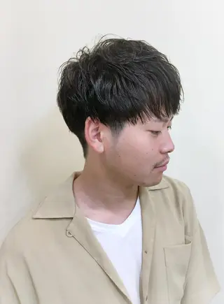 ショート パーマ メンズ ケアブリーチ 坪井佑樹のヘアスタイル