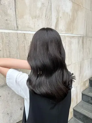 ミディアム カラー ブリーチなし✨艶髪 カラー𓃲YAGIのヘアスタイル