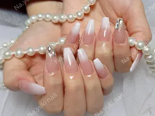 ネイル Queenie 🦋のネイルデザイン