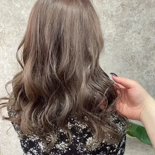 ロング カラー piLLon/ RYUKAのヘアスタイル