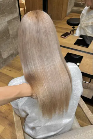 セミロング カラー ハイトーンカラ ー/小川のヘアスタイル