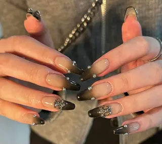 ネイル Queen Nail 　クイーンネイルのネイルデザイン