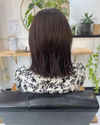 ミディアム カラー CARICIA 白木 由里加のヘアスタイル