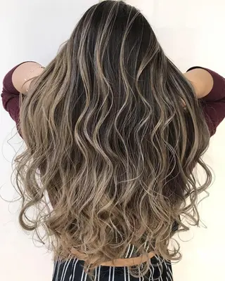 ロング カラー パーマ 公式 Ease by amble luxeのヘアスタイル