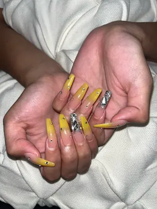 ネイル nail.salon .Reversalのネイルデザイン