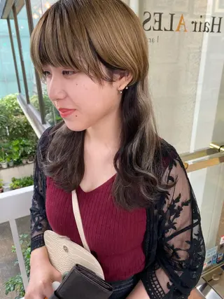 セミロング カラー レイヤーウルフ エクステ磯部のヘアスタイル