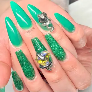 ネイル VOGUE ×SWANのネイルデザイン