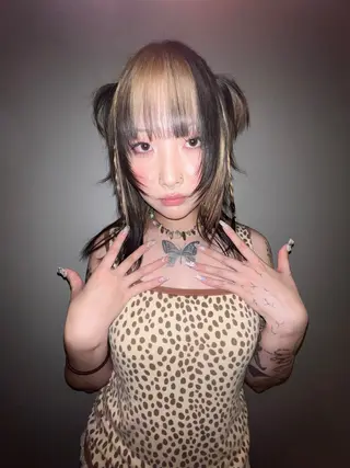 セミロング カラー haco＋所属・圧倒的デザイン力 店長🎨RENAのヘアスタイル