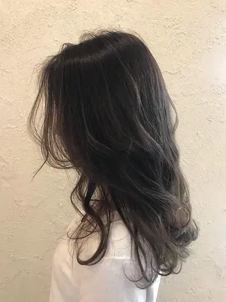 ロング シールエクステ/ ハイトーンカラーのヘアスタイル
