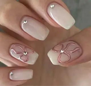 ネイル Queen NAIL SALON所属・林 かねいのネイルデザイン