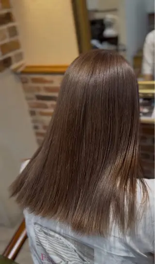 セミロング 飯星慧斗 /ブリーチ、縮毛矯正のヘアスタイル