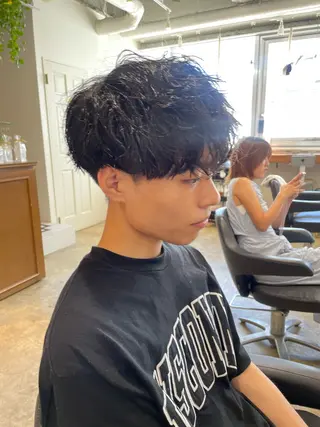 パーマ メンズ RIN／韓国ヘア レイヤーカットのヘアスタイル