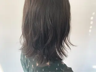 ミディアム カラー 【Uneユヌ】菊地 春那のヘアスタイル