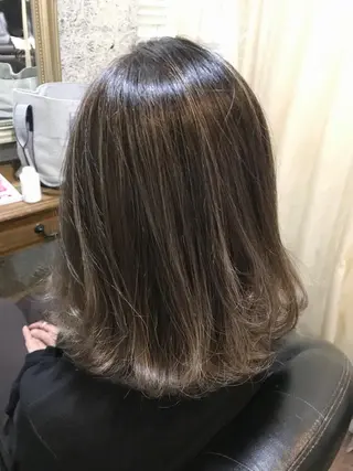 ミディアム カラー Tsuyoki .のヘアスタイル