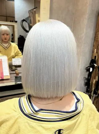 ミディアム カラー ハイトーン/ワンカラ /レイヤー/ウルフのヘアスタイル