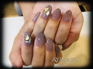 ネイル 【尾下】 ロイヤル•セラピストのネイルデザイン