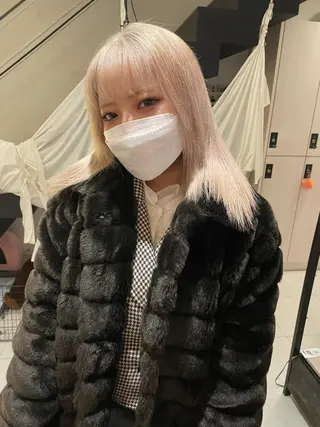 セミロング カラー アオキ リノのヘアスタイル