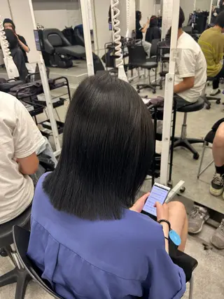 セミロング カラー 海外風ブリーチなし 🫒Rion🫒🩶のヘアスタイル