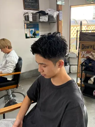 メンズ まろやかなベージュ 小池春樹のヘアスタイル