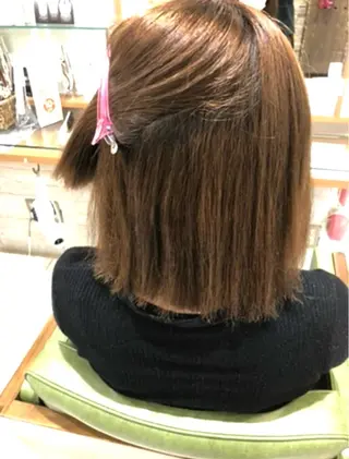 ミディアム 酸性ストレート特化× 艶髪師/及川のヘアスタイル