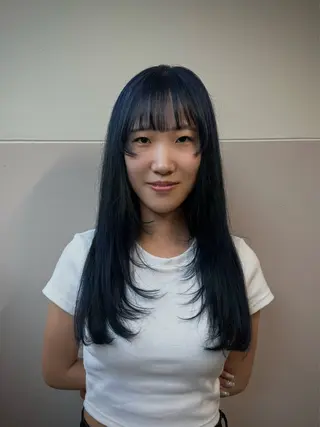 ロング INORI|艶カラ ー|フェイスレイヤーのヘアスタイル