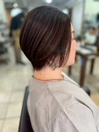 ショート カラー 勝連 利恵のヘアスタイル